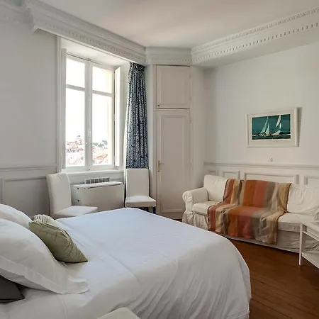 Luckey Homes - Avenue De La Reine Victoria Apartment *